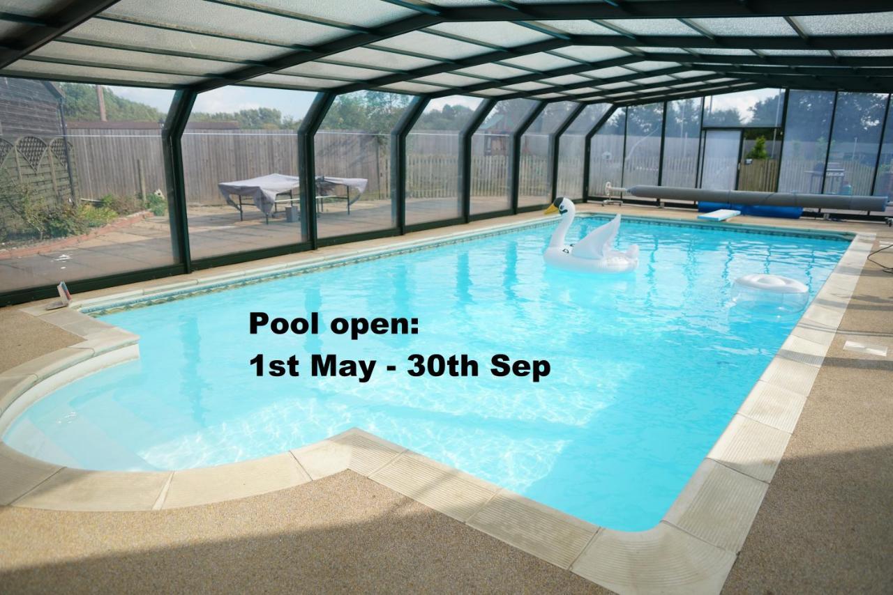 Alpaca Lodge Sittingbourne Eksteriør billede